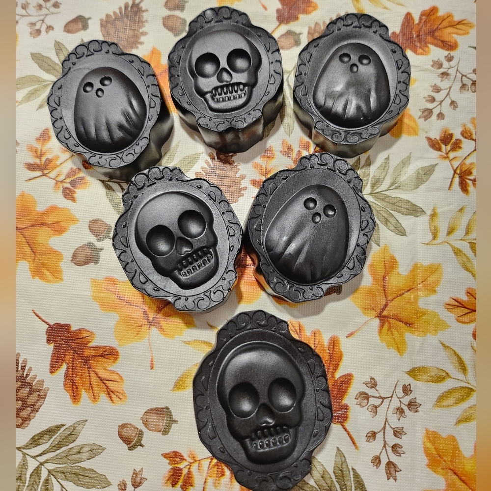 Handmade glycerin and activated charcoal soap set of 6 pieces